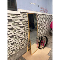 Gương soi toàn thân khung gỗ nịnh dáng không chân
