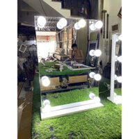 gương trang điểm gắn đèn led để bàn