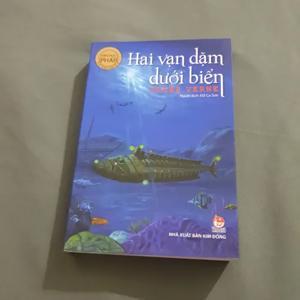 Hai vạn dặm dưới biển - Jules Verne