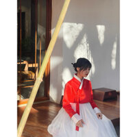 Hanbok trắng đỏ cách tân