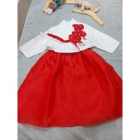 hanbok trắng đỏ gắn hoa 2046