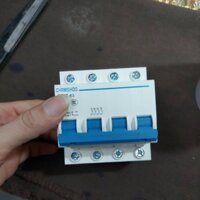 (HÀNG CHẤT LƯỢNG) Aptomat 3 Pha 4 Dây C20A