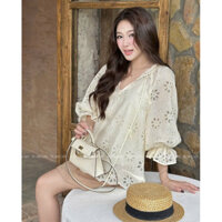 (Hàng Chuẩn Ảnh) Combo áo babydoll xô đục lỗ kem cổ V tay lỡ dây cổ kèm chân váy nâu xếp ly