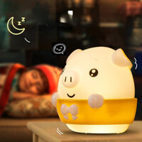 [Hàng Hot]  Đèn Ngủ Điều Khiển Từ Xa 2.5W Lên Xuống Chiếu Sáng Hình Heo Con Dễ Thương Đầu Giường Có Công Tắc CN 220V