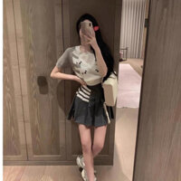 (HÀNG SẴN) Áo len dệt kim cộc tay mỏng mùa hè thêu hình chú chó sang chảnh phối 2 màu xám trắng hàng QC cao cấp