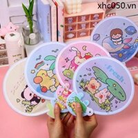 Hàng sẵn có Phim hoạt hình Nhóm nhỏ Quạt nhỏ có giá trị cao Quạt tròn vải mùa hè sáng tạo Quạt gấp di động