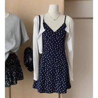 (HÀNG SẴN) Set Váy hai dây hoa nhí màu xanh than cổ V MORAN cá tính ôm body dáng A+ Áo cardigan mỏng màu trắng - VH168