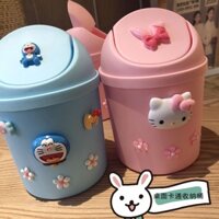 [Haroro] thùng rác hello kitty mô hình sanrio mini sanrio mô hình thùng rác mini dễ thương hộp đựng bút sanrio sanrio toys cốc nước hình thùng rác blind box sanrio mini gương cầm tay sanrio gương lược hello kitty sanrio đồ dùng học tập