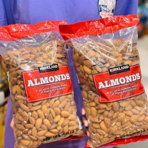 Hạt hạnh nhân sấy khô không muối Kirkland Signature Almonds - 1.36 kg