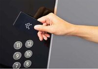 Hệ thống kiểm soát thang máy bằng thẻ từ vân tay