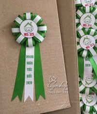 Giá hoa cài áo đại biểu