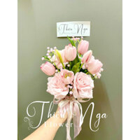 Hoa cầm tay cô dâu màu hồng , hoa tulip giả