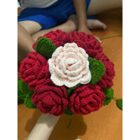 Hoa cưới cầm tay bằng len