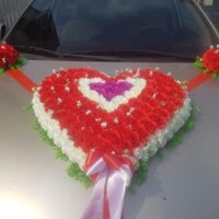 Hoa giả trang trí xe cưới