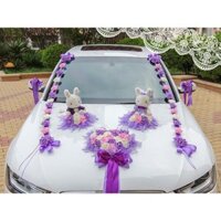 hoa giả trang trí xe hoa cưới màu tím