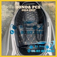 Honda PCX từ năm 2014 tới năm 2017 - Lót cốp da chống sốc và cách nhiệt, có túi để giấy tờ tiện dụng.