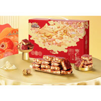 Hộp 700gram bánh táo đỏ mix óc chó ba con sóc thơm ngon