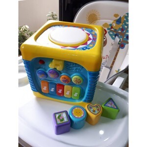 Hộp âm nhạc thả hình khối đa năng Winfun 0741