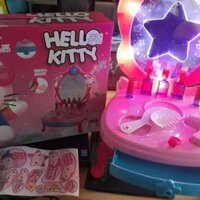 Hộp Bàn Trang Điểm Hello Kitty (dùng pin)_ Make up set