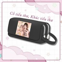 Hộp bút vải canvas khóa trắng in hình CỐ TIỂU THƯ, KHÚC TIỂU THƯ girl love manhwa đi học tiện lợi