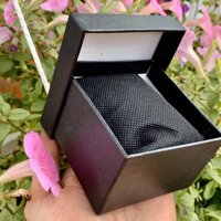 Hộp đựng đồng hồ bằng giấy cứng m2,gồm màu đỏ và màu đen,dùng để đựng đồng hồ hoặc trang sức hf4c - Màu Đen