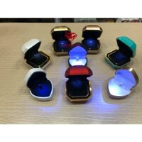 Hộp đựng nhẫn hình trái tim có đèn Led cao cấp Minh Tâm Jewelry