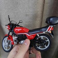 Hợp kim xe mô hình 1: 12 Suzuki vua gs125 xe máy khối đèn xe trượt đầu máy thủ công bộ sưu tập trang trí đồ chơi cậu bé