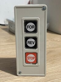 Hộp Nút Nhấn Đảo Chiều 3 Nút Nhấn/Nhả, Lên - Xuống - Dừng, CPB - 3, Hiệu CNTD, 250VAC - 3A                          - 6201                                                       Yêu thích