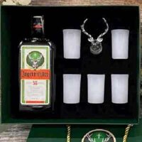 Hộp quà Jagermeister 56 và 5 cốc kèm đầu hươu rót rượu