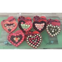 Hộp quà tặng socola valentine 34-35 viên viết chữ theo yêu cầu giá rẻ