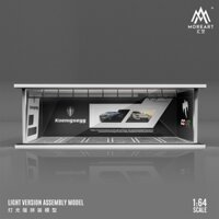 Hộp trưng bày mica mô phỏng showroom Koenigsegg - có đèn kích thước 30x13.3x10cm tỉ lệ 1:64 MoreArt MO644051