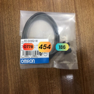 Cảm biến quang Omron EE-SX952-W