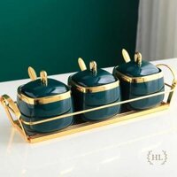 Hũ đựng gia vị xanh kẻ viền vàng kèm thìa - Home Decor Size TO  BỘ GIA VỊ 3 HŨ SỨ XANH NGỌC BÍCH KHUNG INOX VÀNG GƯƠNG - Trơn