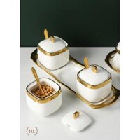 Hũ đựng gia vị xanh kẻ viền vàng kèm thìa - Home Decor Size TO  BỘ GIA VỊ 3 HŨ SỨ XANH NGỌC BÍCH KHUNG INOX VÀNG GƯƠNG - Trắng khay sứ