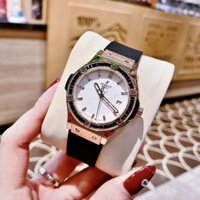 Hublot Geneve |Nữ Giới |Rose Gold |Mặt Trắng |Dây Silicone Đen |Máy Pin (Máy Quartz) |Size 34mm