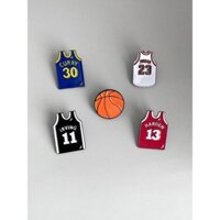 Huy hiệu áo bóng rổ Kobe Bryant mới của Châu Âu và Mỹ, ghim huy hiệu kim loại thiết kế gốc cho giày thể thao Curry Jordan