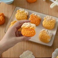 Influencer Bánh Trung Thu Khuôn Túi May Mắn Áp Lực Tay 75g Da Tuyết Đậu Xanh Bánh Ngọt Dập Nổi Lát Máy Xay 2024 Phong Cách Mới20250331
