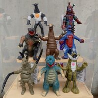 Jinjiang 6 inch Ultraman Armor Keo mềm Di chuyển Quái vật Sandkilagudun Pegassa Star Man Đồ chơi