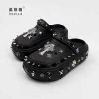 【JsS】2023 New Rivets Sandals Women's Summer Platform Height Increasing Wedge Trendy Punk Retro Stylish Beach Hole Shoes