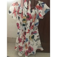 jumpsuit hoa quần ngắn trễ vai