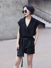 Jumpsuit short giả váy 2 túi cổ vest thời trang TV1187 (Màu đen)