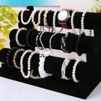 Kệ 3 tầng trưng bày vòng, đồng hồ.