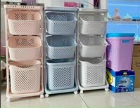 Kệ 4 tầng spa VN5567.3 có bánh xe, kệ nhựa đựng quần áo, đồ gia dụng, tả bỉm, đồ chơi 3 rổ tiện lợi
