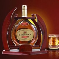 Kệ gỗ để rượu vang + Ballon D'or XO 700ml