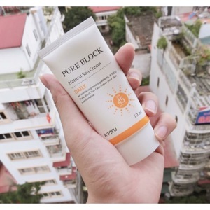 Kem chống nắng A'pieu Pure Block Natural Daily Sun Cream SPF45 50ml