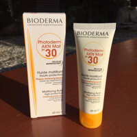 Kem chống nắng Bioderma Photoderm AKN MAT SPF 30