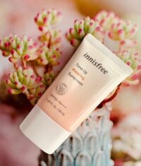 Kem Chống Nắng Innisfree Tone Up Watering Sunscreen SPF50+PA++++ dành cho da khô