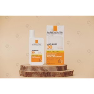 Kem chống nắng La Roche Posay Anthelios AC SPF 30 dành cho da dầu, da hỗn hợp