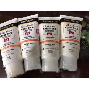 Kem chống nắng Neutrogena cho mặt SPF 30 clear face