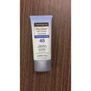 Kem chống nắng Neutrogena Ultra Sheer Dry Touch Sunscreen Broad Spectrum SPF 45 88ml